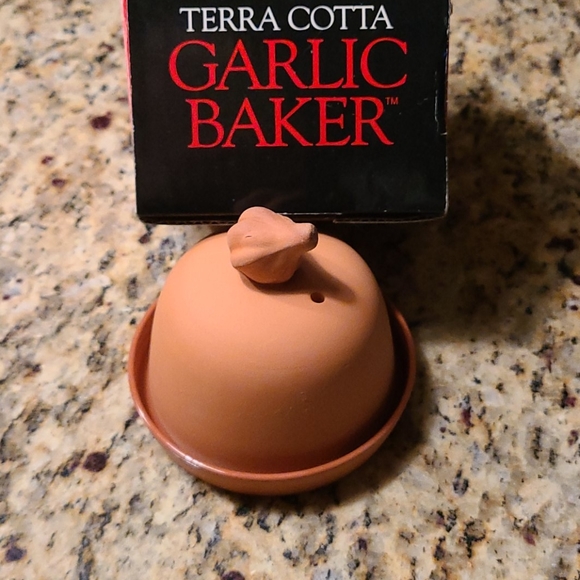 Garlic Baker - Picture 5 of 5